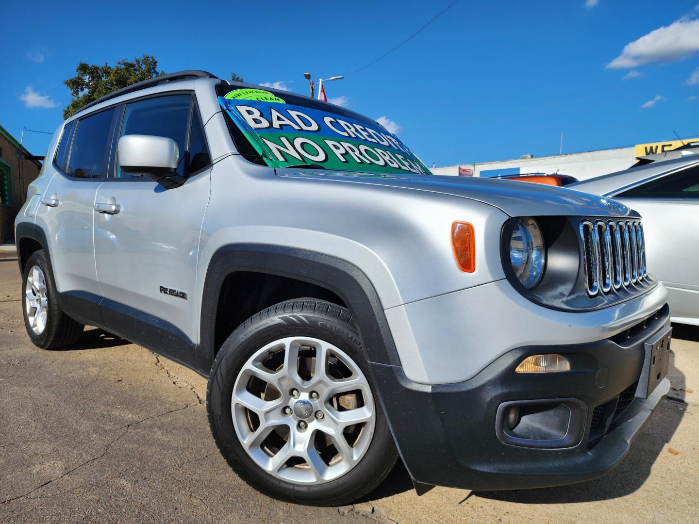 2016 SILVER Jeep Renegade Latitude (ZACCJABT4GP) with an 2.4L L4 DOHC 16V engine, AUTO transmission, located at 2660 S.Garland Avenue, Garland, TX, 75041, (469) 298-3118, 32.885551, -96.655602 - Photo#0